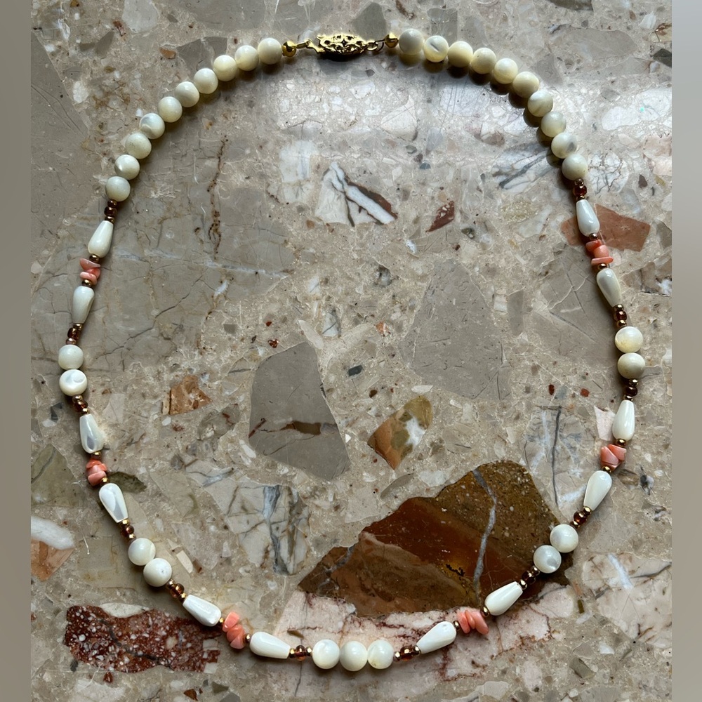 VTG Angel Skin Coral & Mother of Pearl Gold Tone Beads Necklace